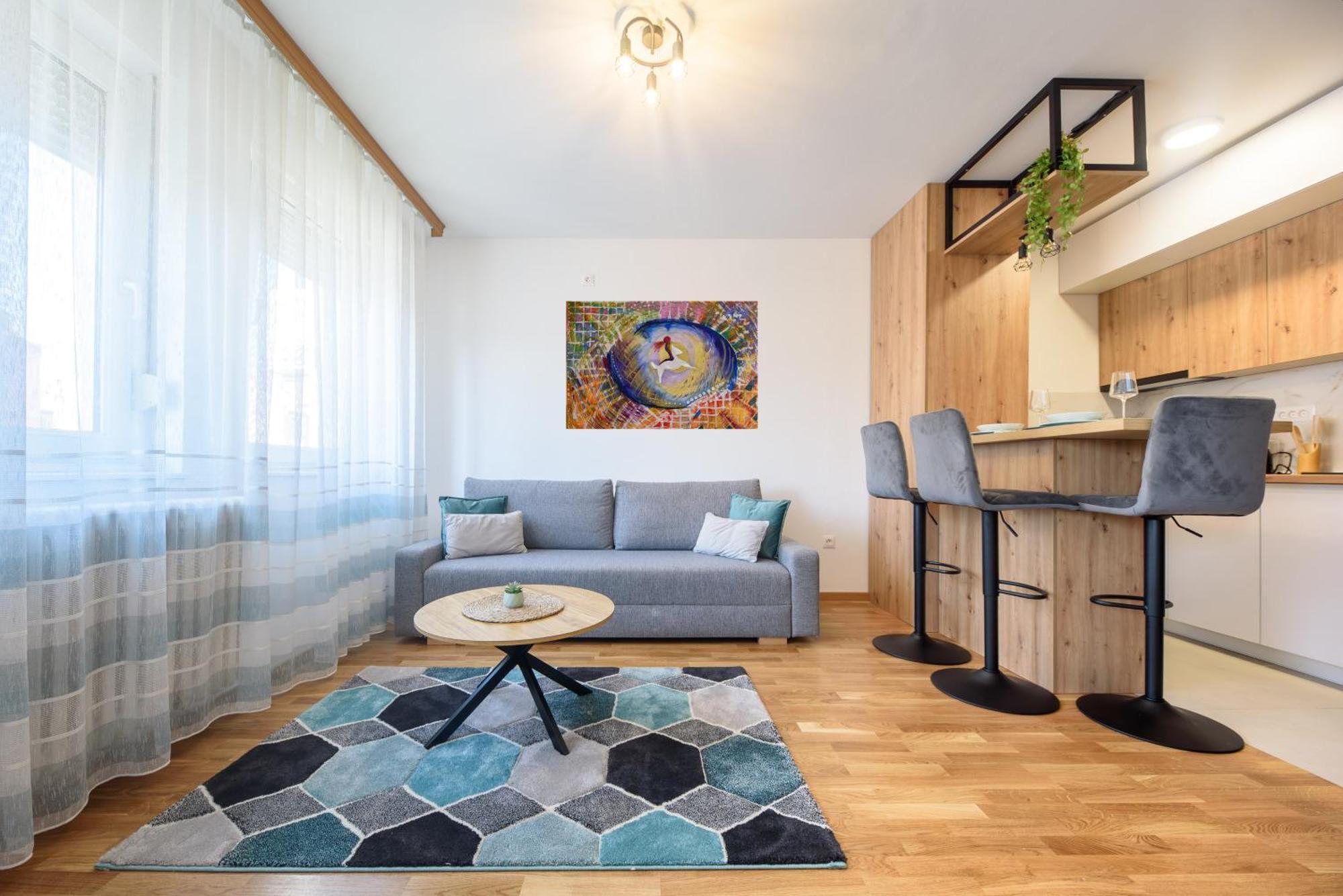 Bright & Modern - Citycenter Апартамент *